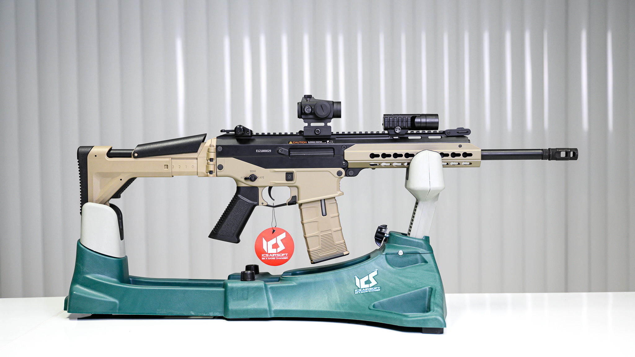 New. Red Dot Maverick Gen II 1x22 - Vector Optics วัสดุ แข็งแรงทนทาน ต่อทุกสภาพอากาศ กันละอองน้ำได้ในระดับหนึ่ง รูปร่างกระทัดรัด ทนแรงรีคอยน์ได้ดี เป้าเล็ง 3MOA หน้าเลนส์ 22mm เป้าเล็งสามารถปรับความสว่างของเป้าได้ 11ระดับ ใช้ถ่าน CR2032 1ก้อน ขอล๊อคปลดไวต