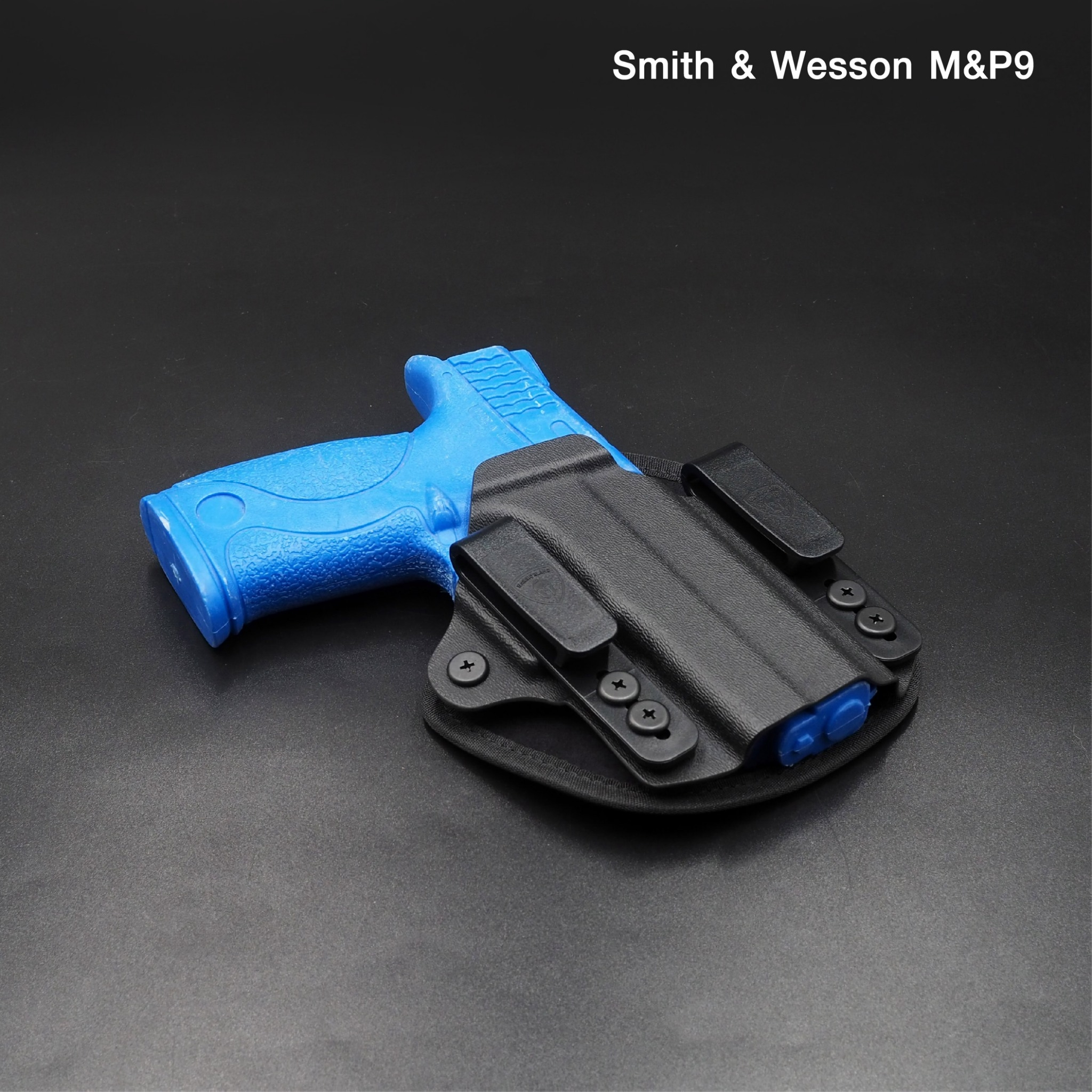New.ซองพกใน Universal (Kydex + Nylon) Warriorland Warriorland IWB Universal Hybrid Kydex&Nylon Holster ⭕ ใช้งานได้กับ Compact & Full size หลากหลายรุ่น ตามตารางในภาพประกอบ ⭕ ปรับใช้ เพียงปรับสกรู 5 จุด ให้กระชับตามต้องการ ⭕ ซองผลิตจาก kydex เกรดคุณภาพ ⭕ แผ