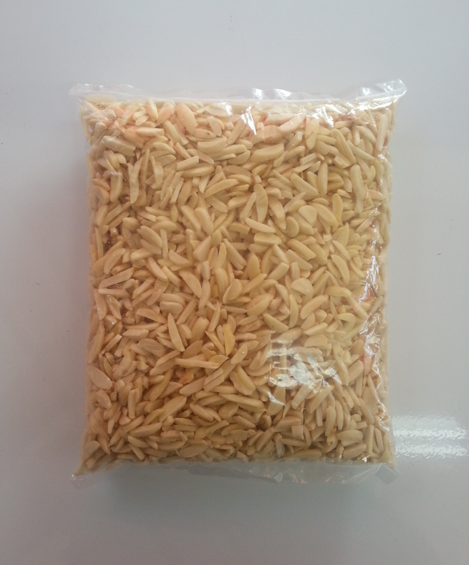 อัลมอนด์แท่ง เลาะเปลือก 500g.