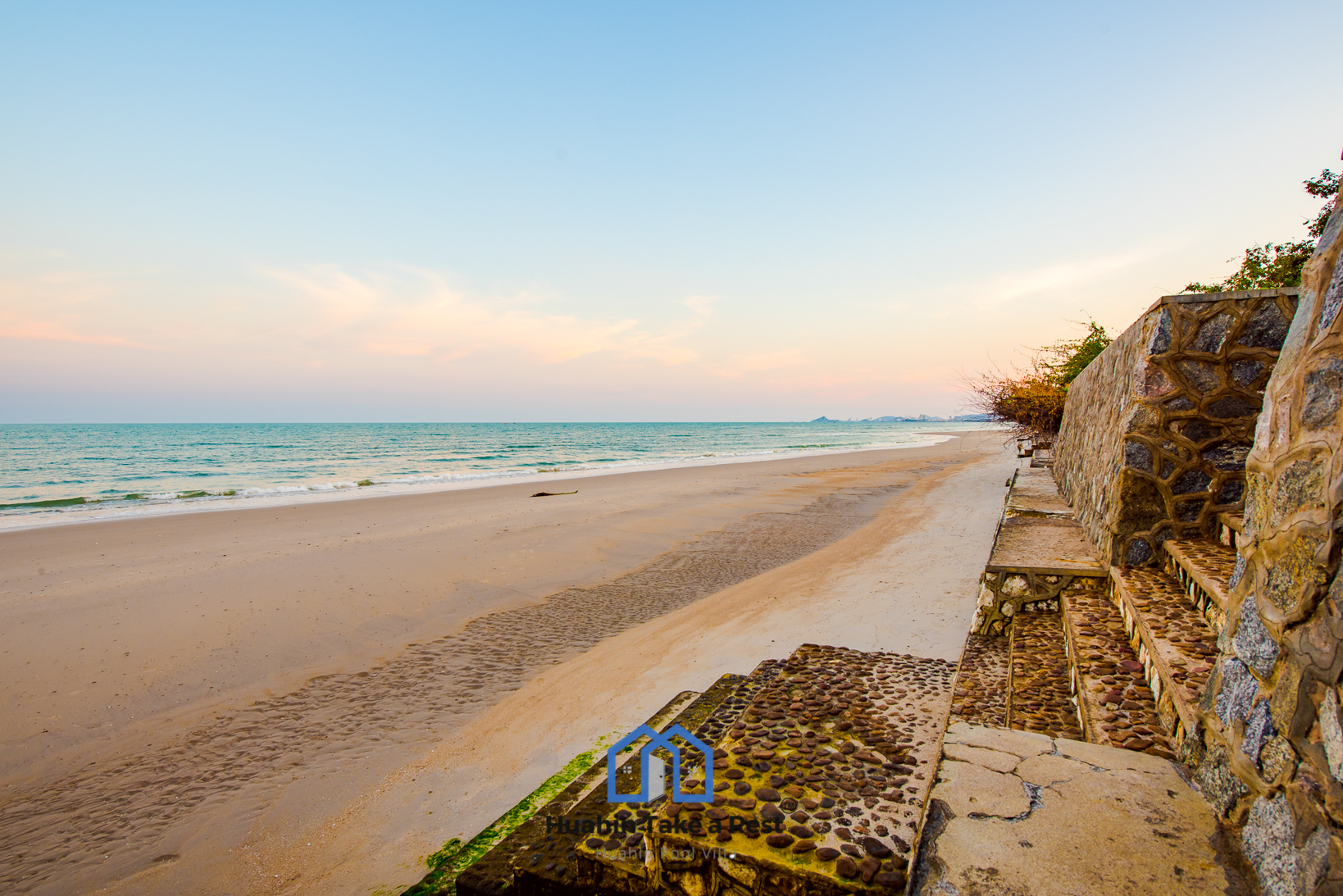 HR15039 บ้านพักติดทะเลหัวหิน The Premium Beach Villa Hua Hin