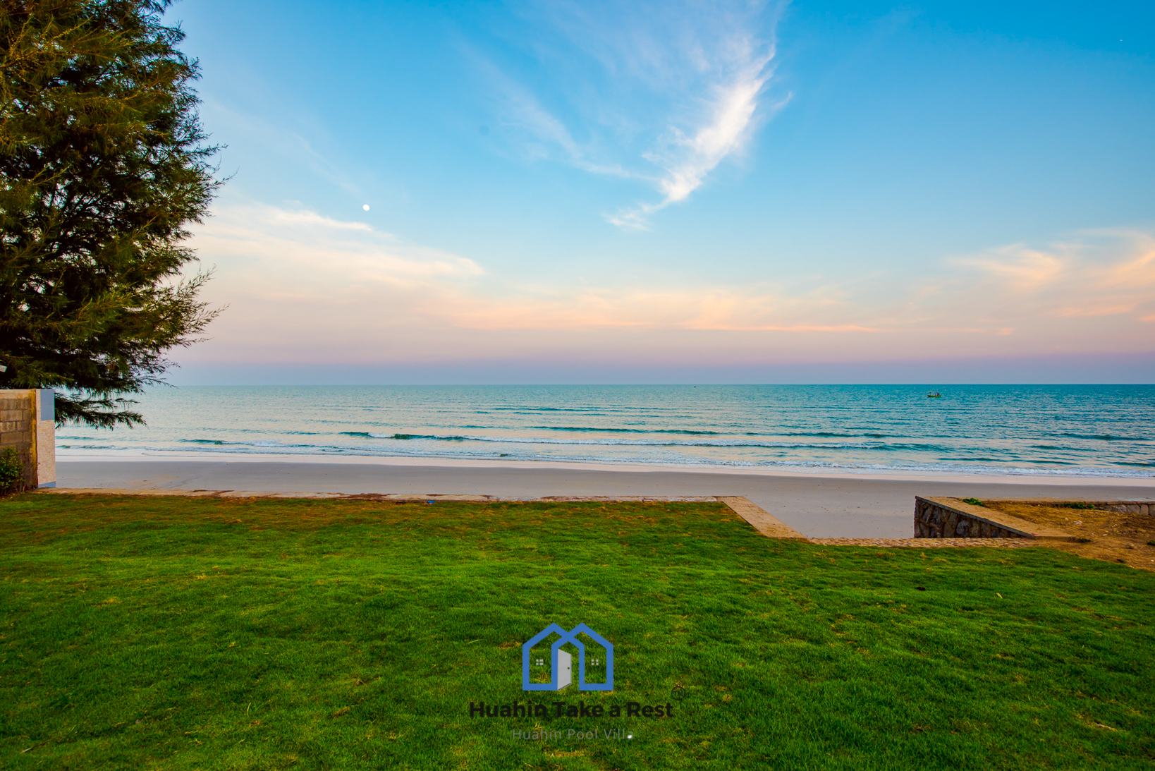 HR15039 บ้านพักติดทะเลหัวหิน The Premium Beach Villa Hua Hin