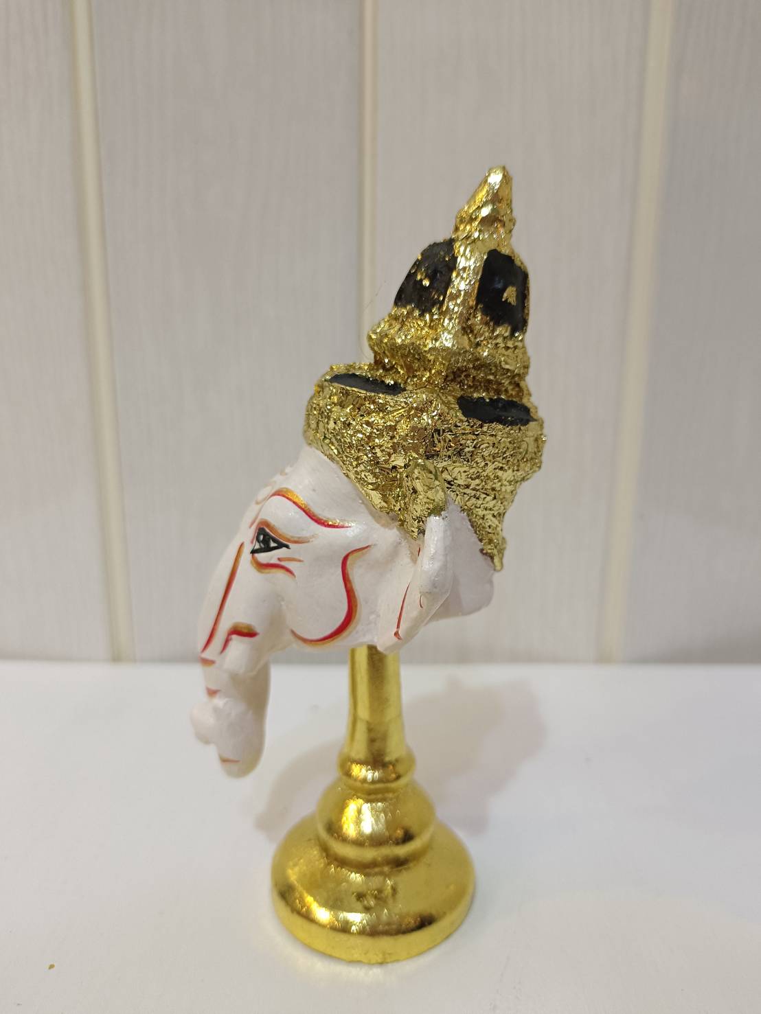 พระพิฆเนศ ขนาดจิ๋ว ขนาดตั้งหน้ารถ พร้อมฐานปิดทอง (สีขาว)