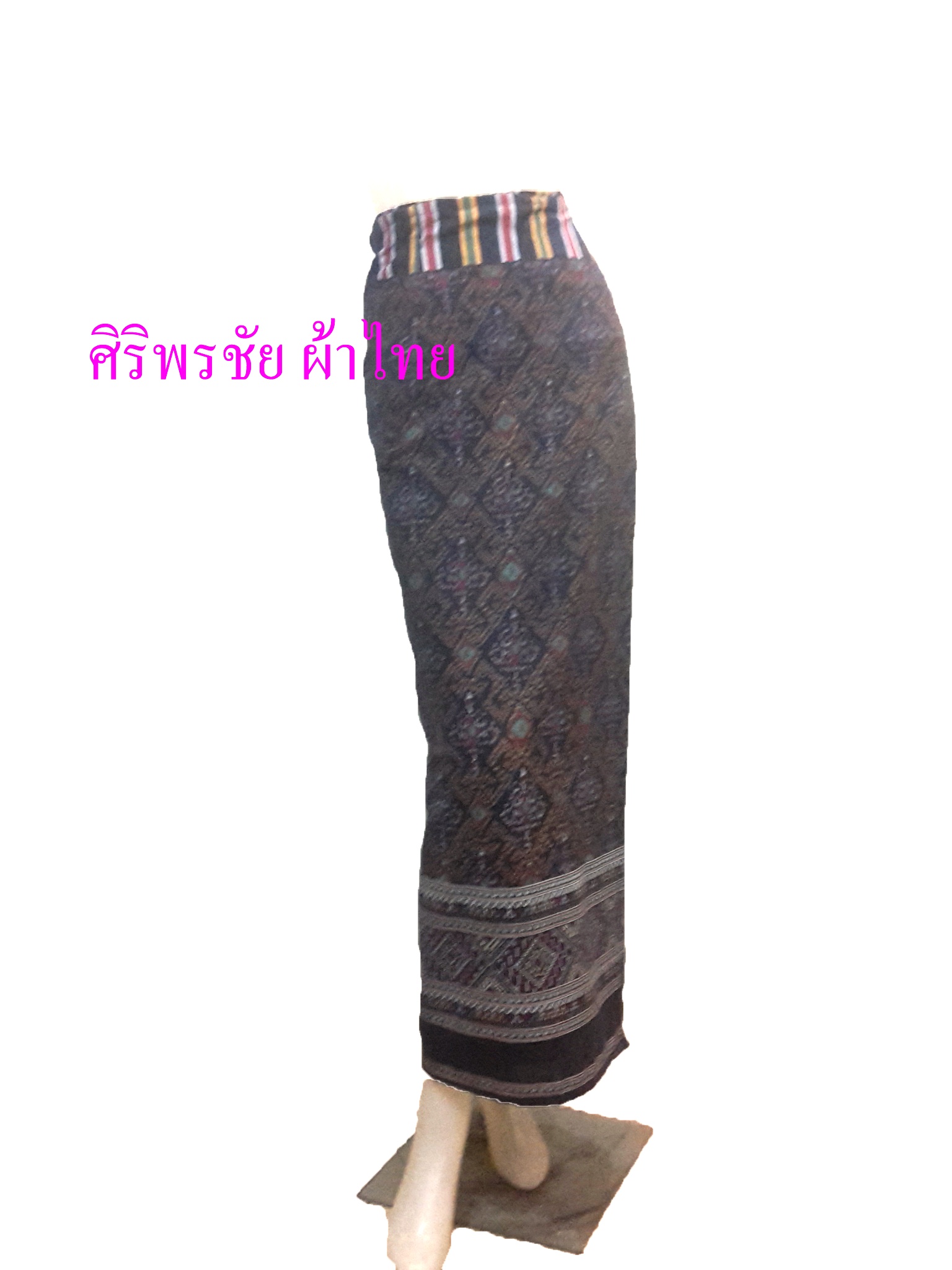 ผ้าถุงสำเร็จรูปแบบป้ายแบบเชือกผูก ผ้าถุงสำเร็จรูปลายมัดหมี่อิสาน ผ้าฝ้ายมัดหมี่ตัดสำเร็จสอดดิ้นเงิน พร้อมส่ง