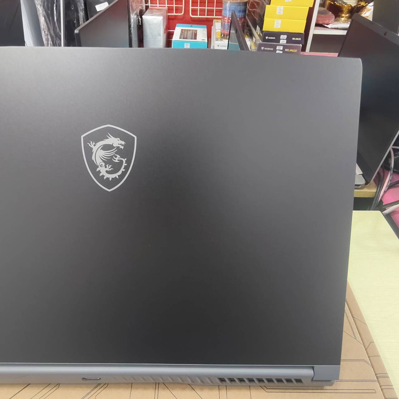 MSI THIN 15 B12UCX-1428TH สภาพเครื่อง 95% ประกันศูนย์ 26/11/2026