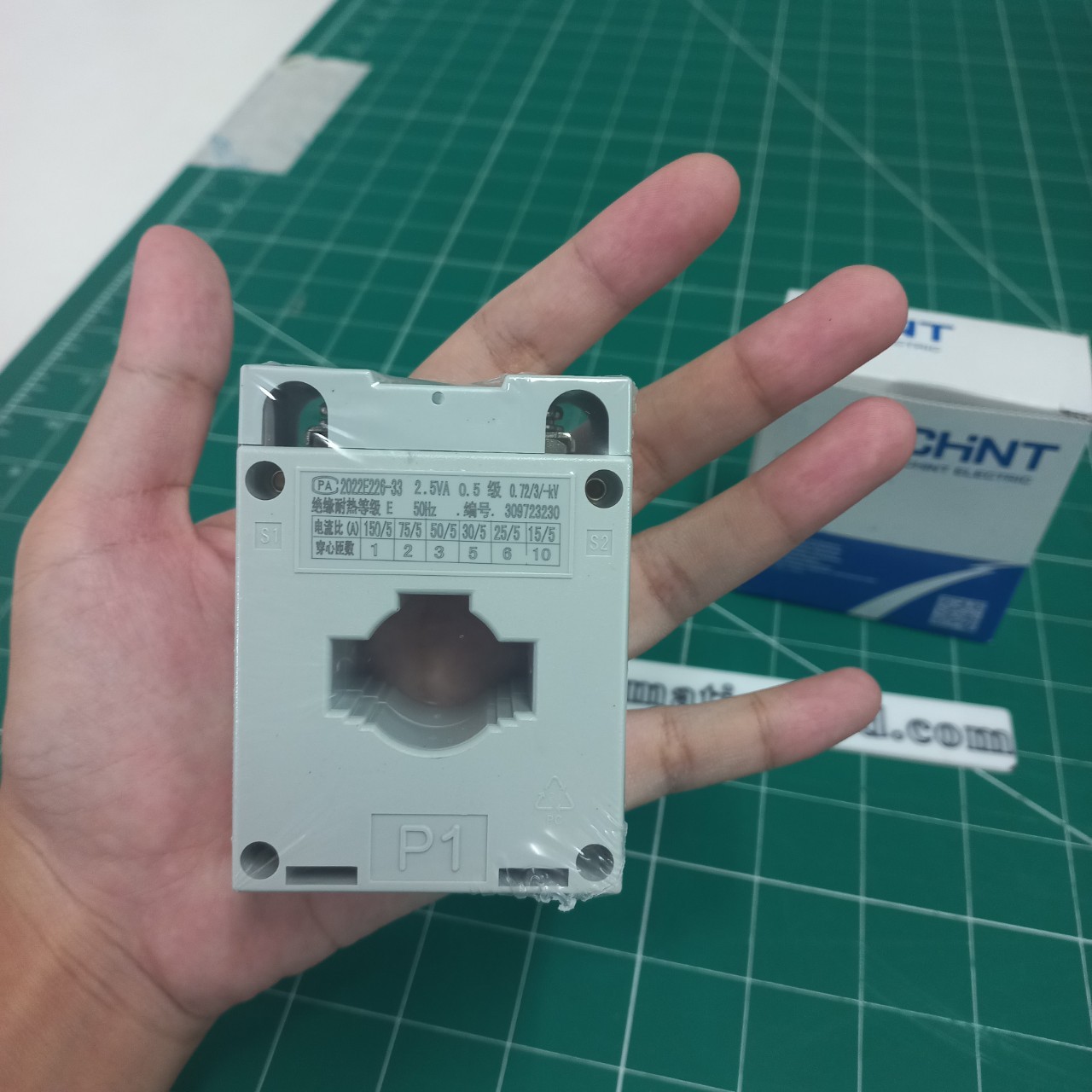 หม้อแปลงกระแสไฟฟ้า CT 150/5A CHINT BH-0.66 30I Class 0.5 Current Transformer