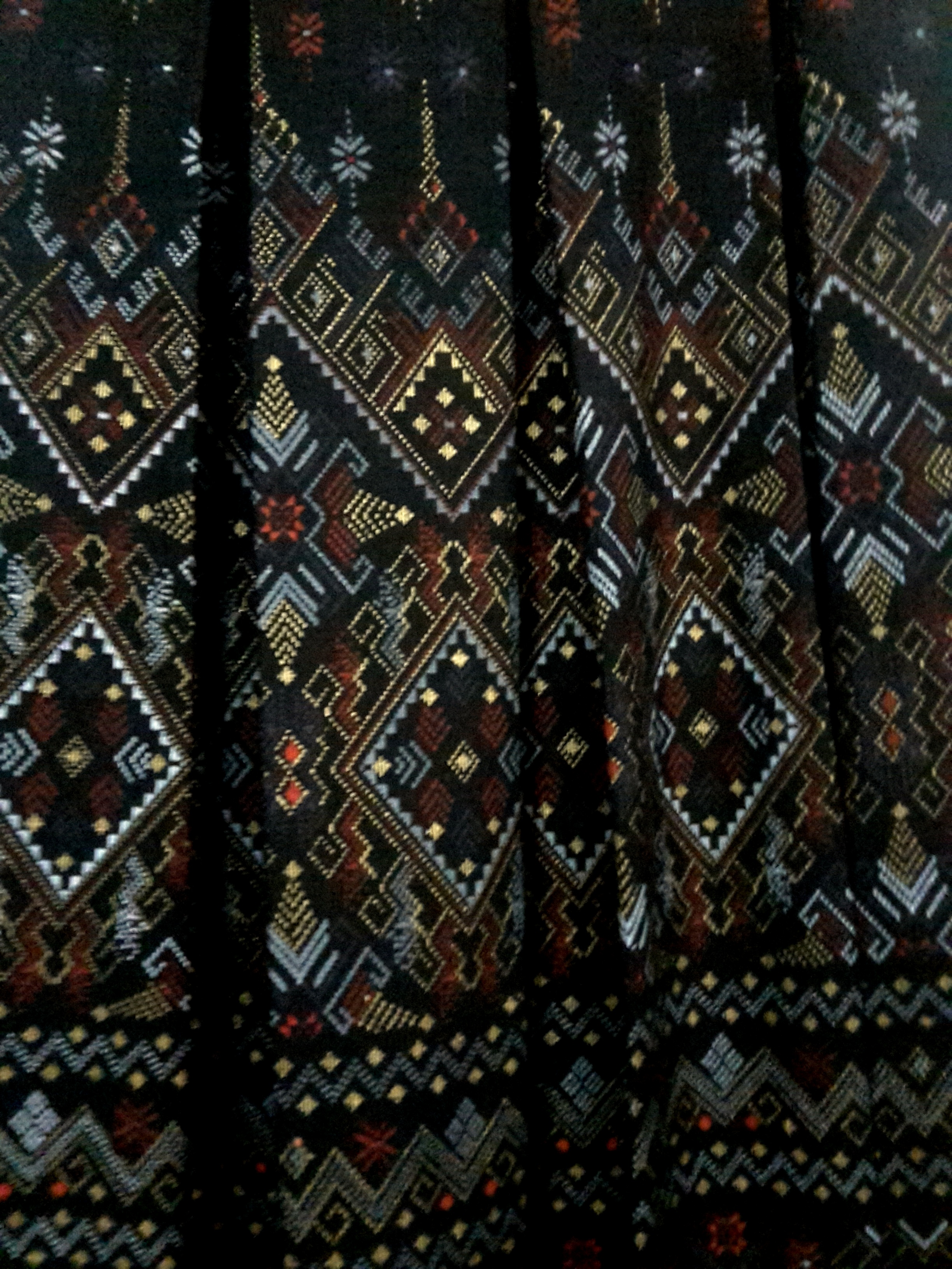 กระโปรงผ้าไทยสำเร็จรูป กระโปรงผ้าไทยผ้าฝ้ายมัดมัดหมี่ กระโปรงผ้าฝ้ายทรงทวิทยาว