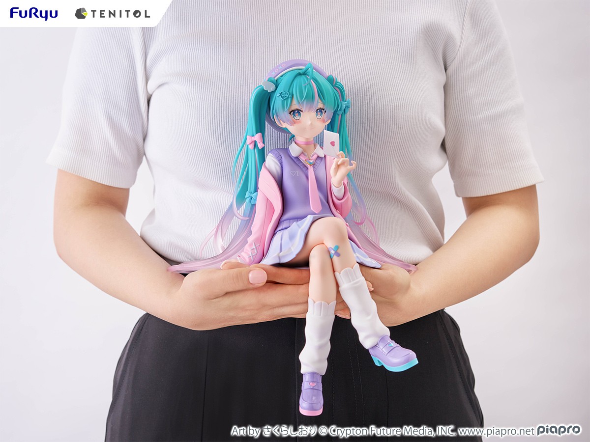 เปิดจอง : Tenitol Big Hatsune Miku Noodle Stopper Figure -Love Blazer-