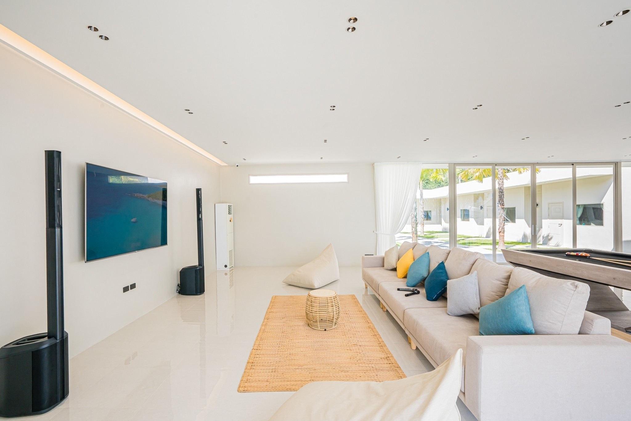 HR15083 บ้านพักติดทะเลหัวหิน The Rest Beachfront Hua Hin Pool Villa