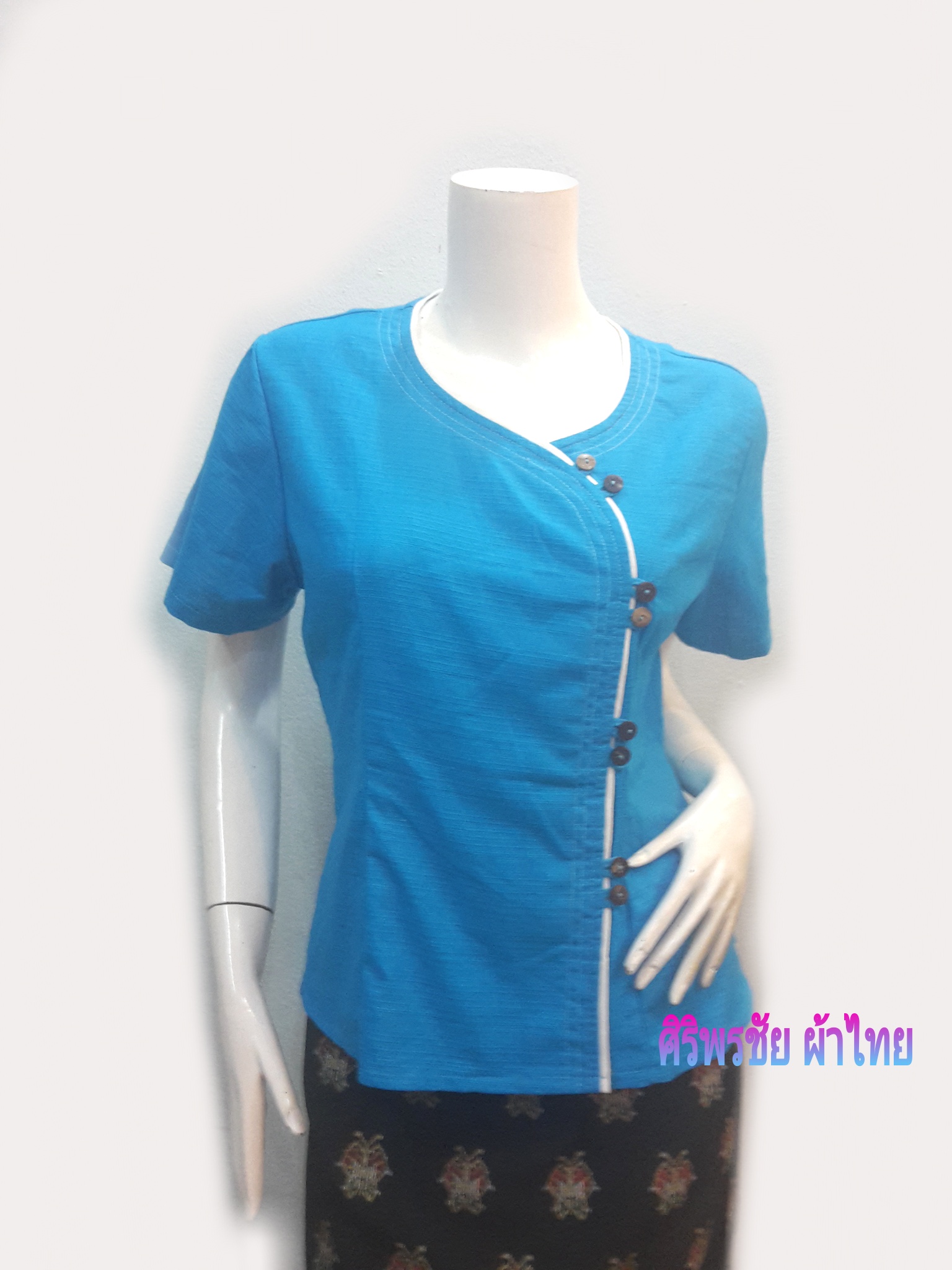 เสื้อผ้าไทยสีฟ้า เสื้อผ้าฝ้าย เสื้อใส่ผ้าซิ่น เสื้อผ้าฝ้ายสีฟ้าคอกลมจีนกระดุมเฉียง