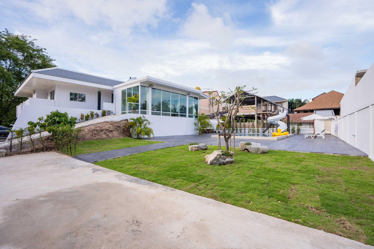 HR15067 บ้านพักใกล้ทะเลชะอำ The Great Beach Pool Villa Cha Am