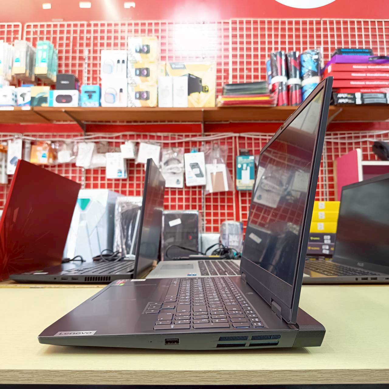 LENOVO IDEAPAD GAMING 3 15ARH7-82SB00JETA สภาพเครื่อง 85%