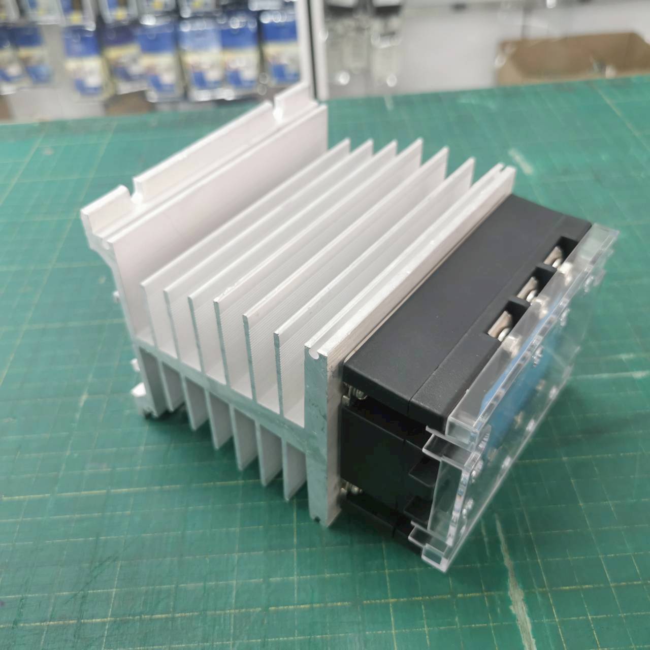 โซลิดสเตต พร้อมฮีทซิงค์ CELDUC SVT965960E Heat shrink อลูมิเนียมระบายความร้อน