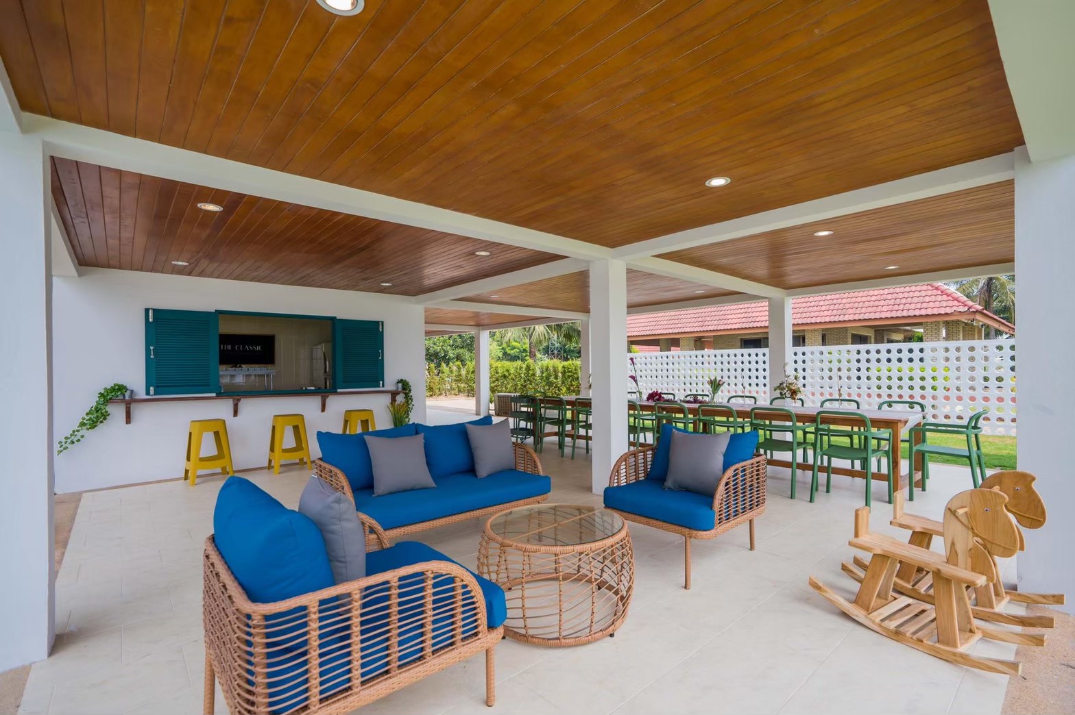 HR15050 บ้านพักติดทะเล The Century Beach Villa Cha Am