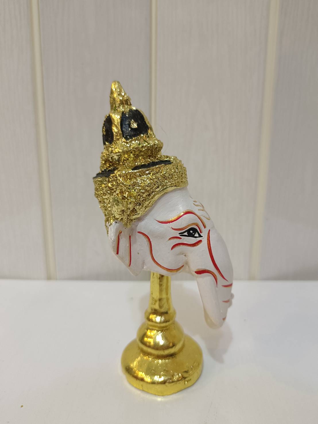 พระพิฆเนศ ขนาดจิ๋ว ขนาดตั้งหน้ารถ พร้อมฐานปิดทอง (สีขาว)