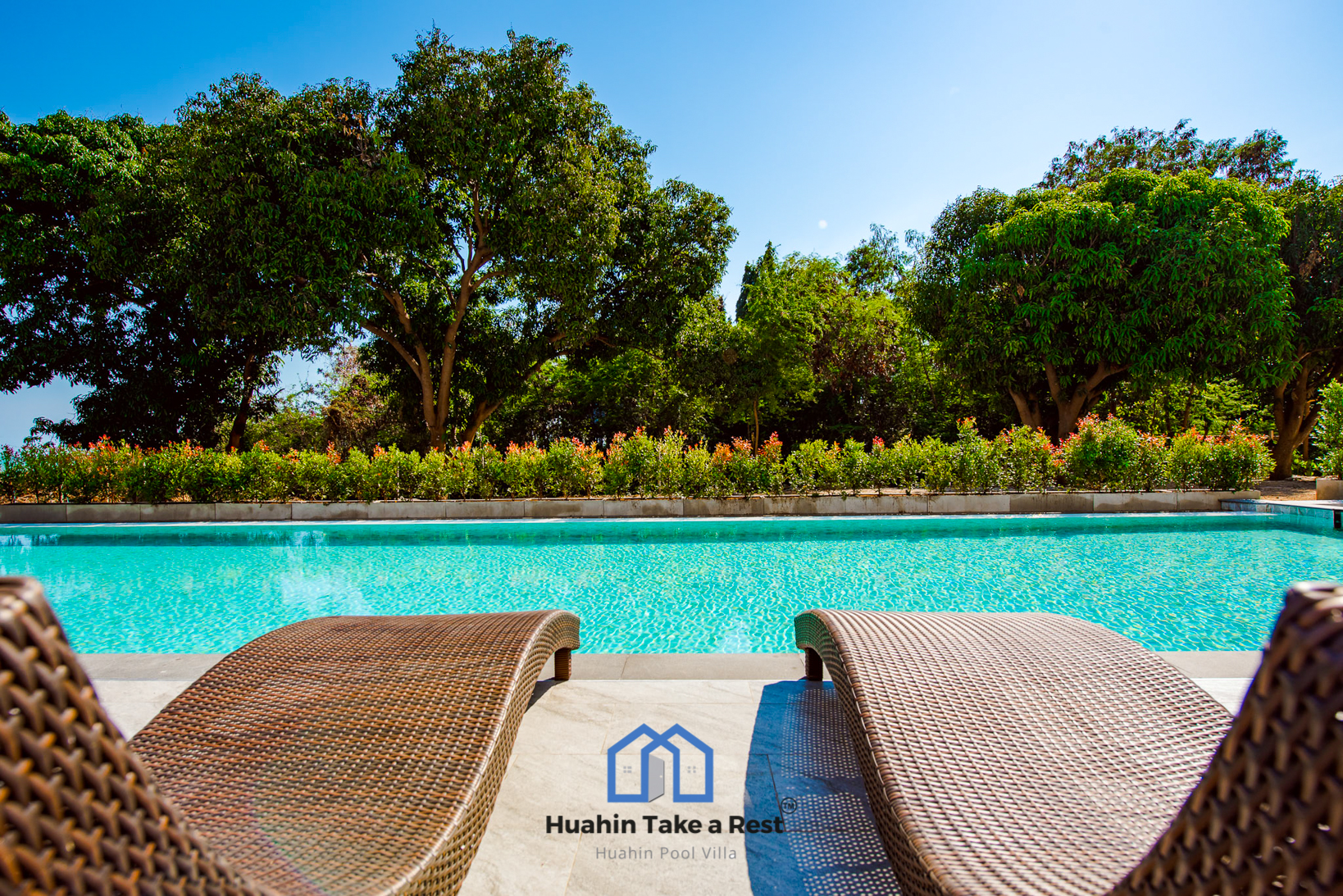 HR15039 บ้านพักติดทะเลหัวหิน The Premium Beach Villa Hua Hin