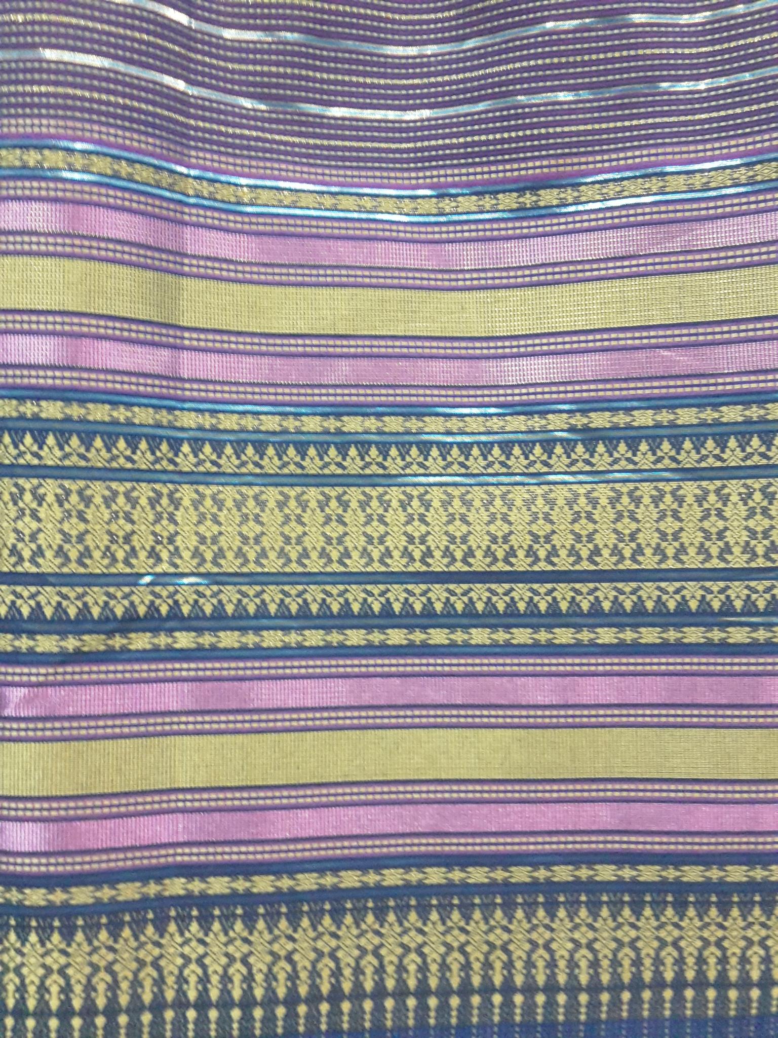 ผ้าถุงสำเร็จรูปแบบป้ายเลื่อนตะขอไทยล้านนา ผ้าถุงสำเร็จรูปยกดอกไทยล้านนา ผ้าฝ้ายมัดหมี่ตัดสำเร็จสอดดิ้นเงิน พร้อมส่ง