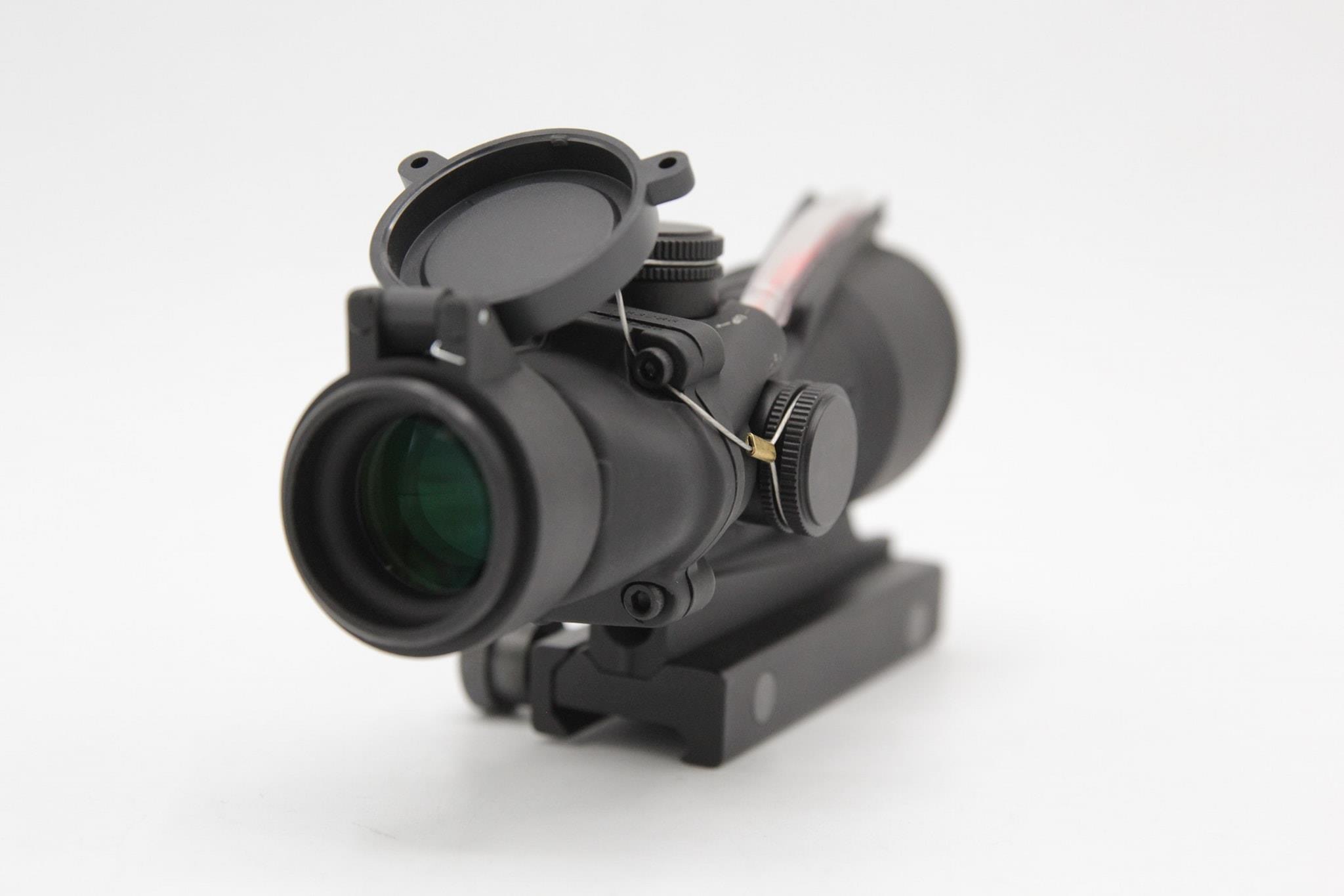 สโคป ยี่ห้อ Trijicon Acog TA31 รุ่น Optic Fiber 4*32 คุณสมบัติ : สโคปกำลังขยาย4เท่าตายตัว หน้าเลนส์กว้าง32mm. สโคปปรับใน สามารถปรับได้ด้วยมือเปล่าไม่ต้องใช้เครื่องมือ เป้าเล็งเป็นแบบลูกศร (Chevron Reticle) ตัวเป้าเป็นสีแดง ใช้ความสว่างจากถายนอก ผ่านไฟเบอร