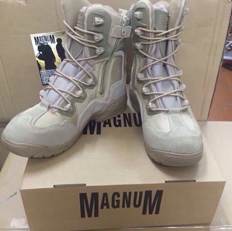 New.รองเท้า Magnum TACTICAL BOOT ข้อยาว หนังแท้ และผ้าคอดูร่า (CORDURA) ใส่สบาย ซิปข้าง ระบายอากาศดี ไม่อับ สีดำ. สีทราย ราคาพิเศษ