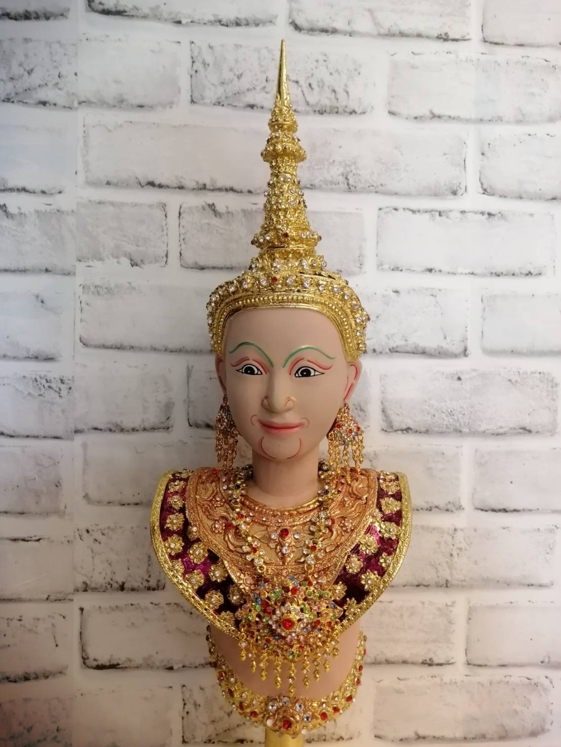 หุ่นนางสีดา พร้อมขาตั้งทอง