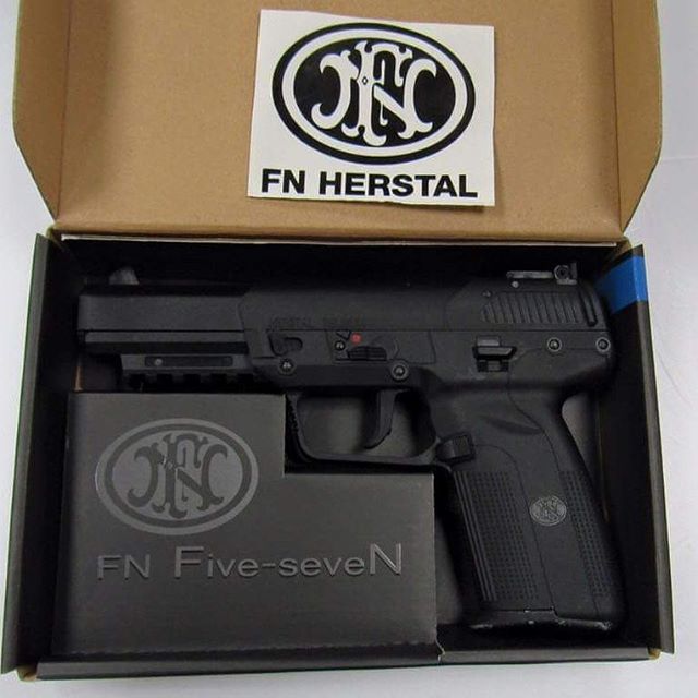 New.Cybergun FN 57 Five-Seven Pistol (CO2 Version) ราคาพิเศษ