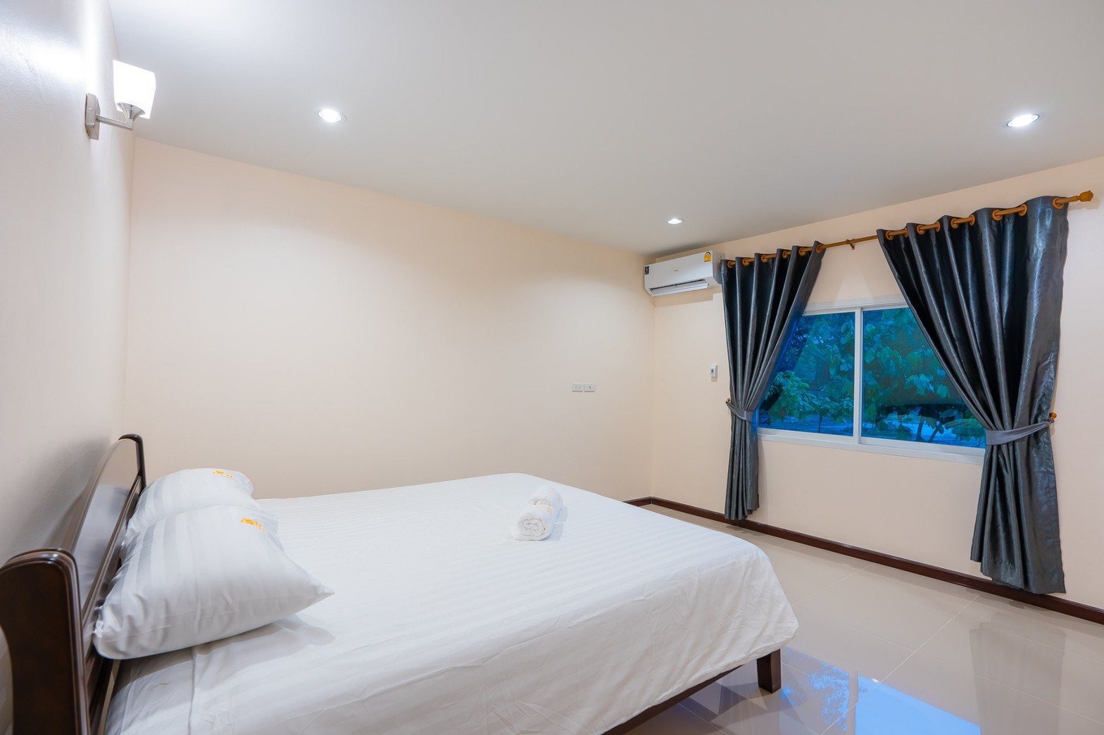 HR15067 บ้านพักใกล้ทะเลชะอำ The Great Beach Pool Villa Cha Am