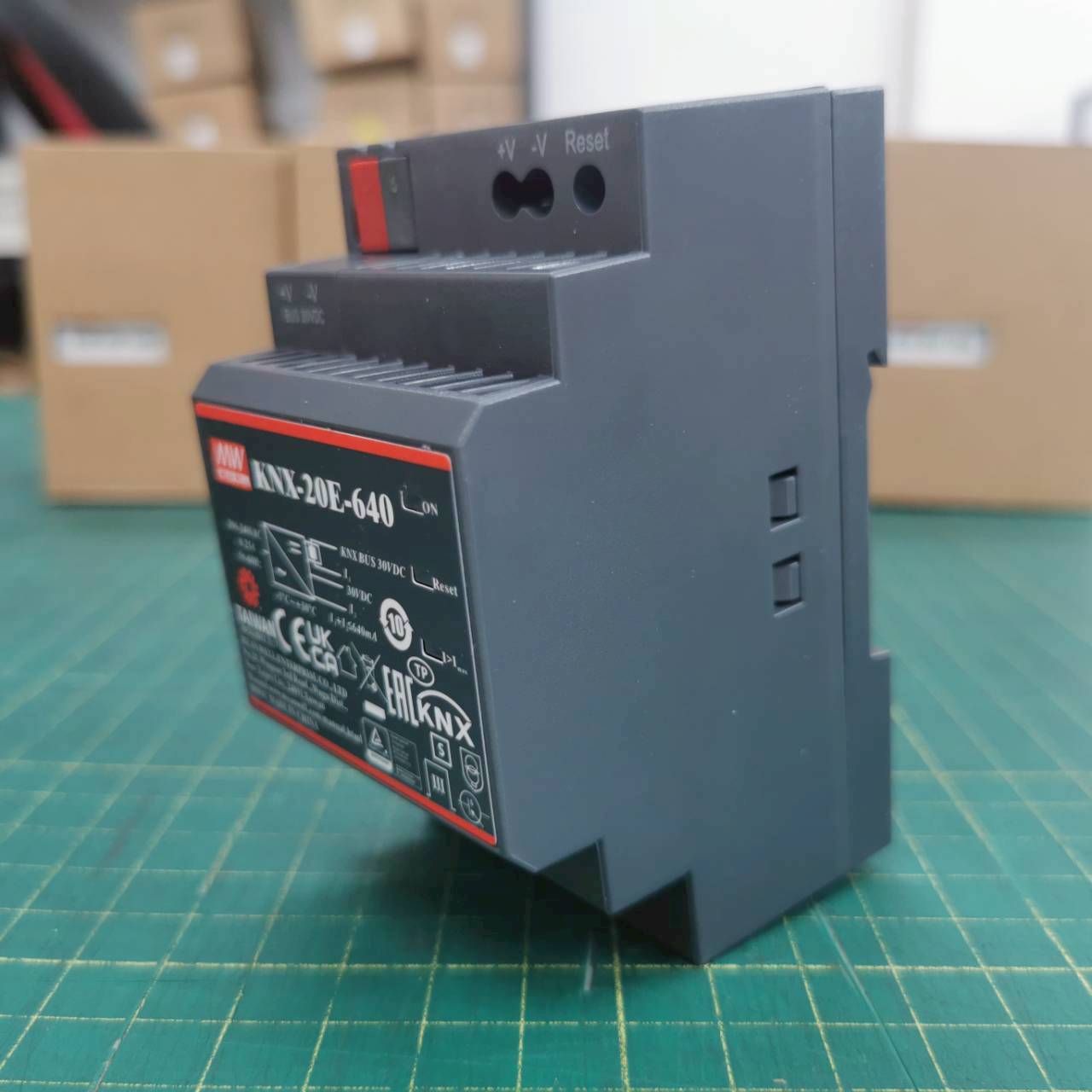 สวิทช์ชิ่งพาวเวอร์ซัพพลาย Meanwell KNX-20E-640 POWER SUPPLY 19.2W 30V 640mA 220VAC