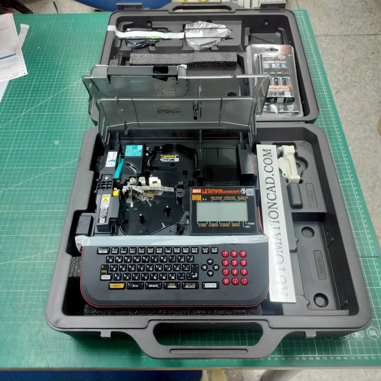 เครื่องพิมพ์ปลอกสายไฟ MAX LM-550A3B LETATWIN พิมพ์ผ่านแป้นพิมพ์ / ต่อ Computer ก็ได้ รุ่นใช้ถ่านแบบชาร์จได้