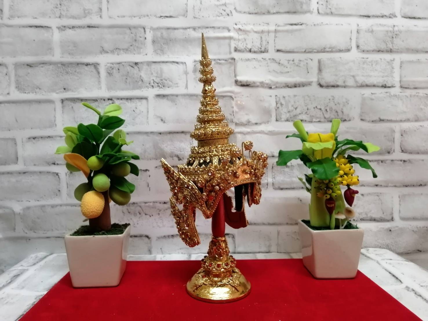 ชฎานาง เกรดพรีเมี่ยม (ขนาดกว้าง 5 นิ้ว) พร้อมฐานตีลายประดับเพชร