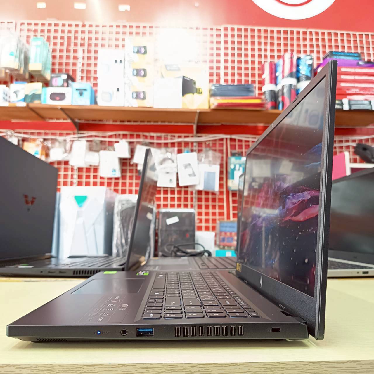 ACER NITRO V 15 ANV15-41-R1R0 สภาพเครื่อง 100% ไร้ริ้วรอย ประกันศูนย์ Onsite 25/04/2028