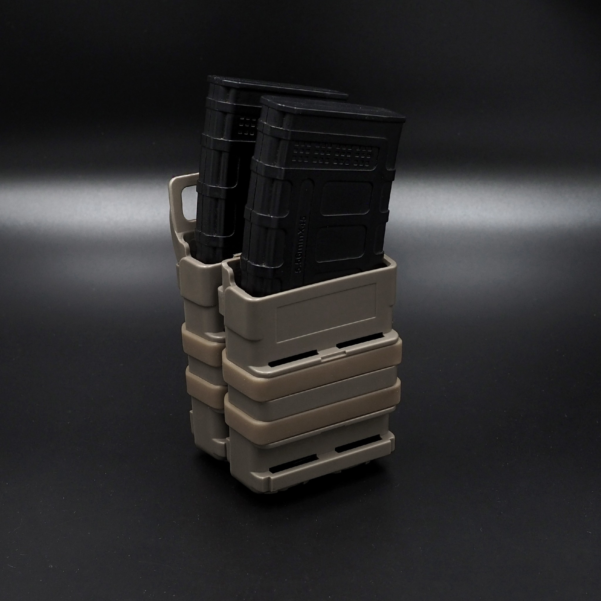 New. ซองแม็กกาซีน Fastmag M4 ( FMA ) - ผลิตจาก Polymer เกรดคุณภาพ - สำหรับแม็กกาซีน 5.56 * 2 ช่อง - ซองแม็ก M4 คู่ แบบปลดไว - ด้านหลัง สาย Molle ร้อยติดเข็มขัด/เสื้อเกราะได้