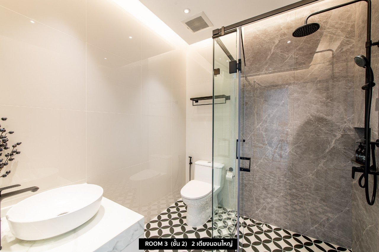 HR15030 บ้านพักติดทะเล The Vacation Beach Pool Villa Cha Am