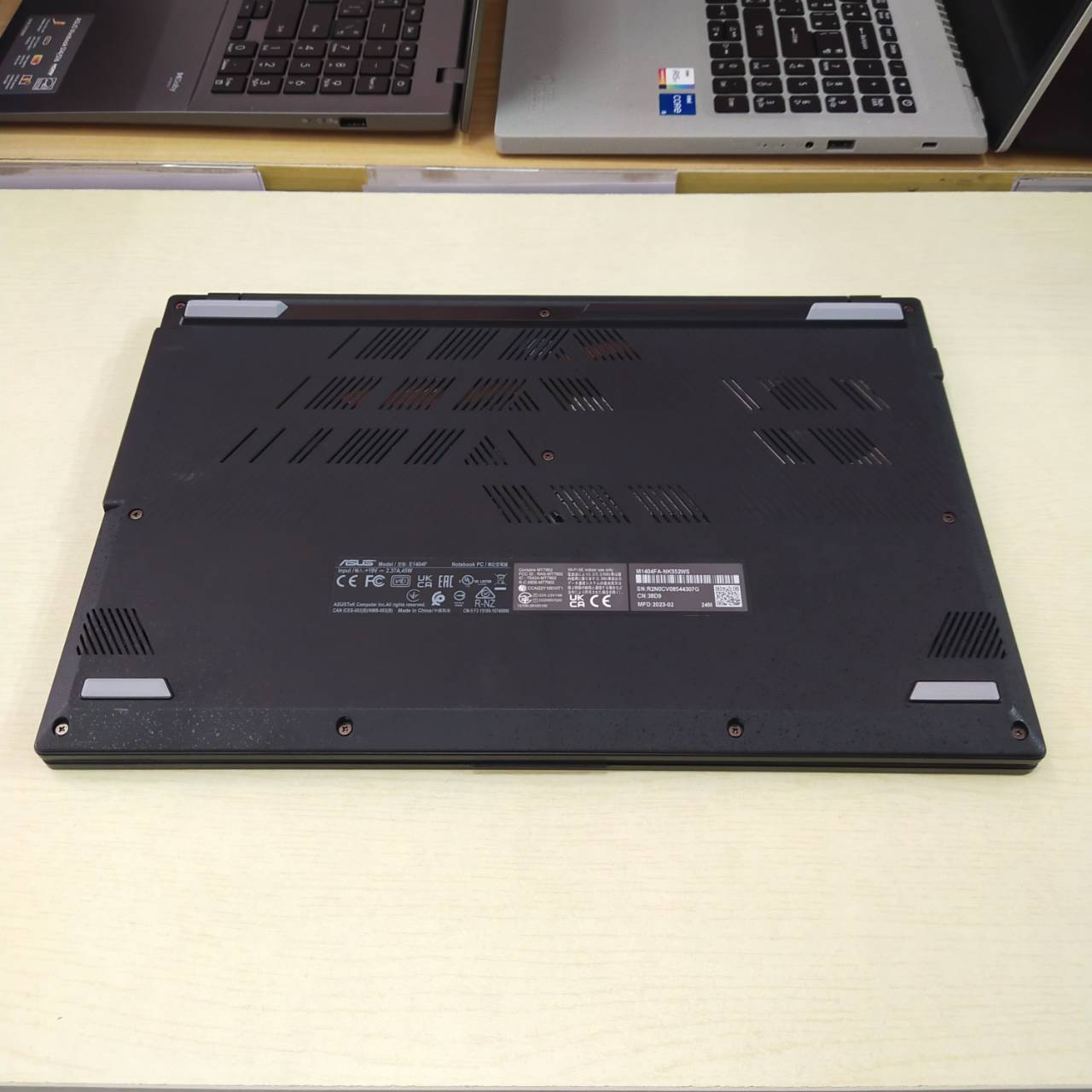 ASUS VIVOBOOK 14 M1404FA-NK552WS สภาพเครื่อง 90% ติดฟิล์มกันรอยหน้าจอแล้ว(ประกัน J.I.B. 13/11/2025)