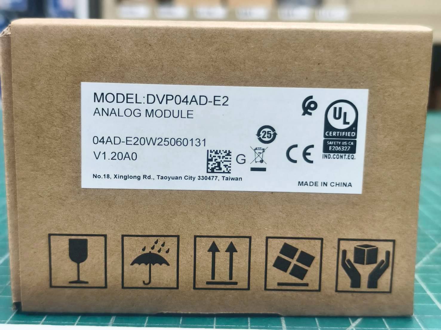 DVP04AD-E2 Delta 4CH Analog In Module สำหรับซีรีส์ DVP-ES3/ES2/EX2