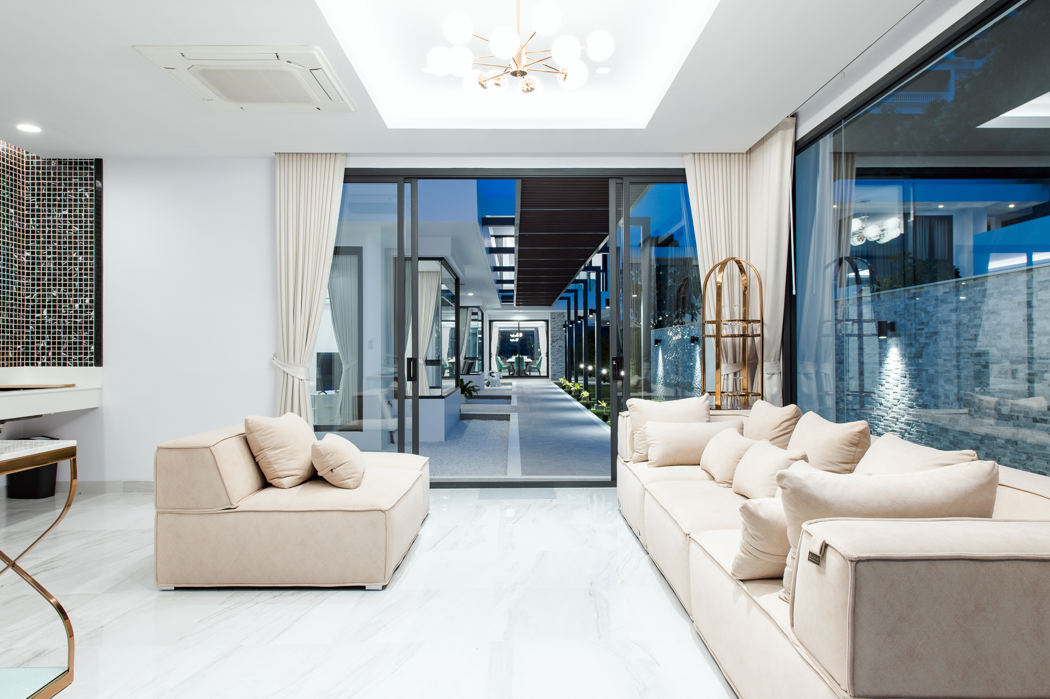 HR15066 บ้านพักติดทะเลหัวหิน The Casa Rocca Beach Villa HuaHin