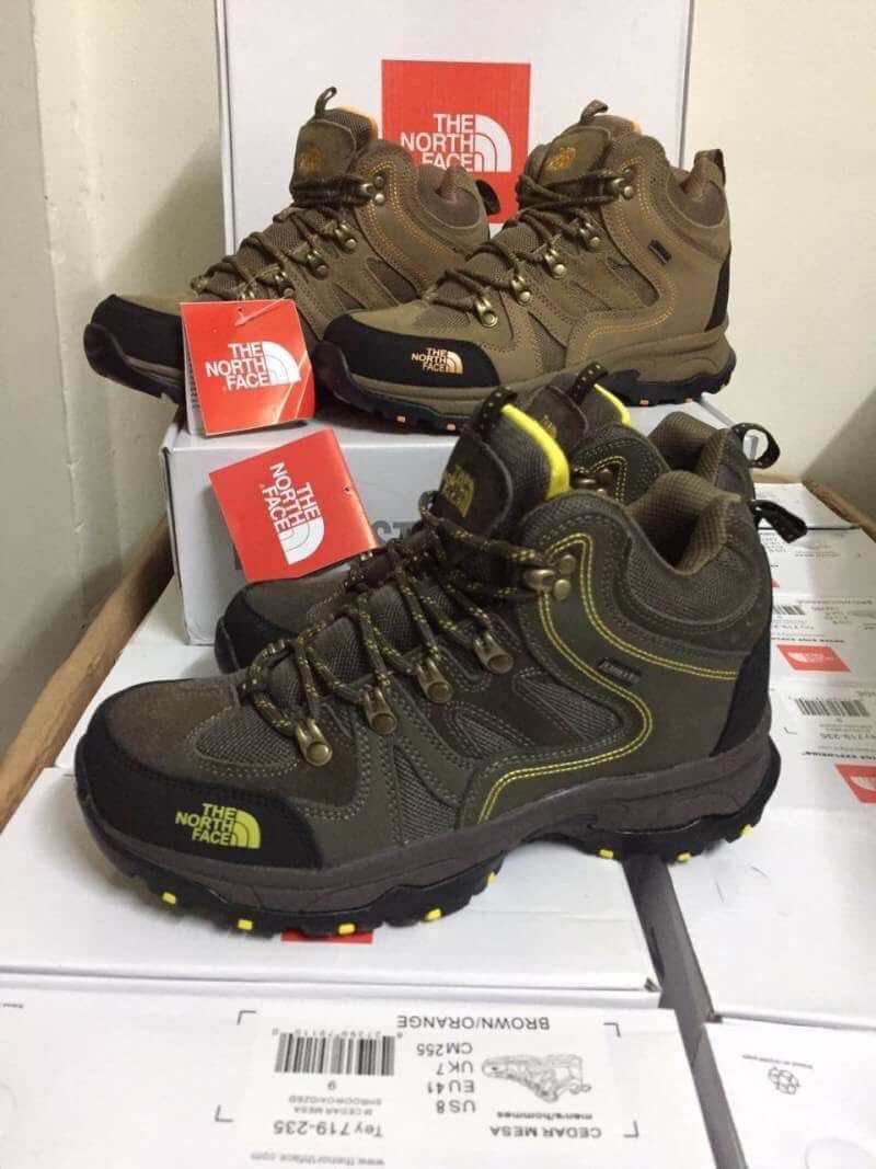 New.รองเท้ารุ่นใหม่ OUTDOOR THE NORTH FACE มาใหม่มีสี2สี นำ้ตาล เขียว มีไซร้ 40,41,42,43,44 ราคาพิเศษ