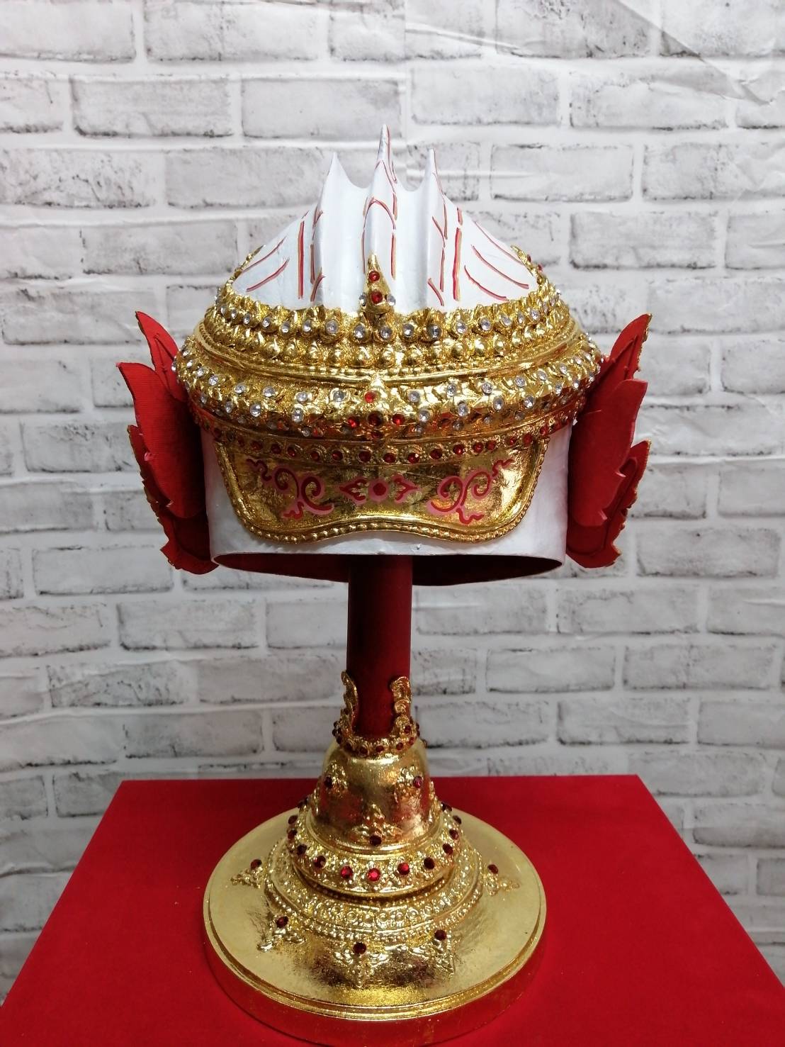 หนุมาน ขนาดสวมหัว พร้อมขาต้้งไม้สีแดง