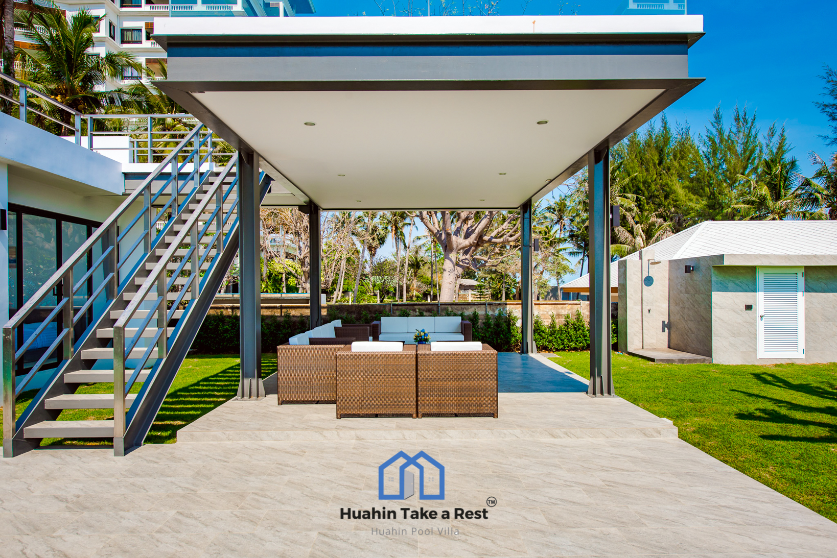 HR15039 บ้านพักติดทะเลหัวหิน The Premium Beach Villa Hua Hin