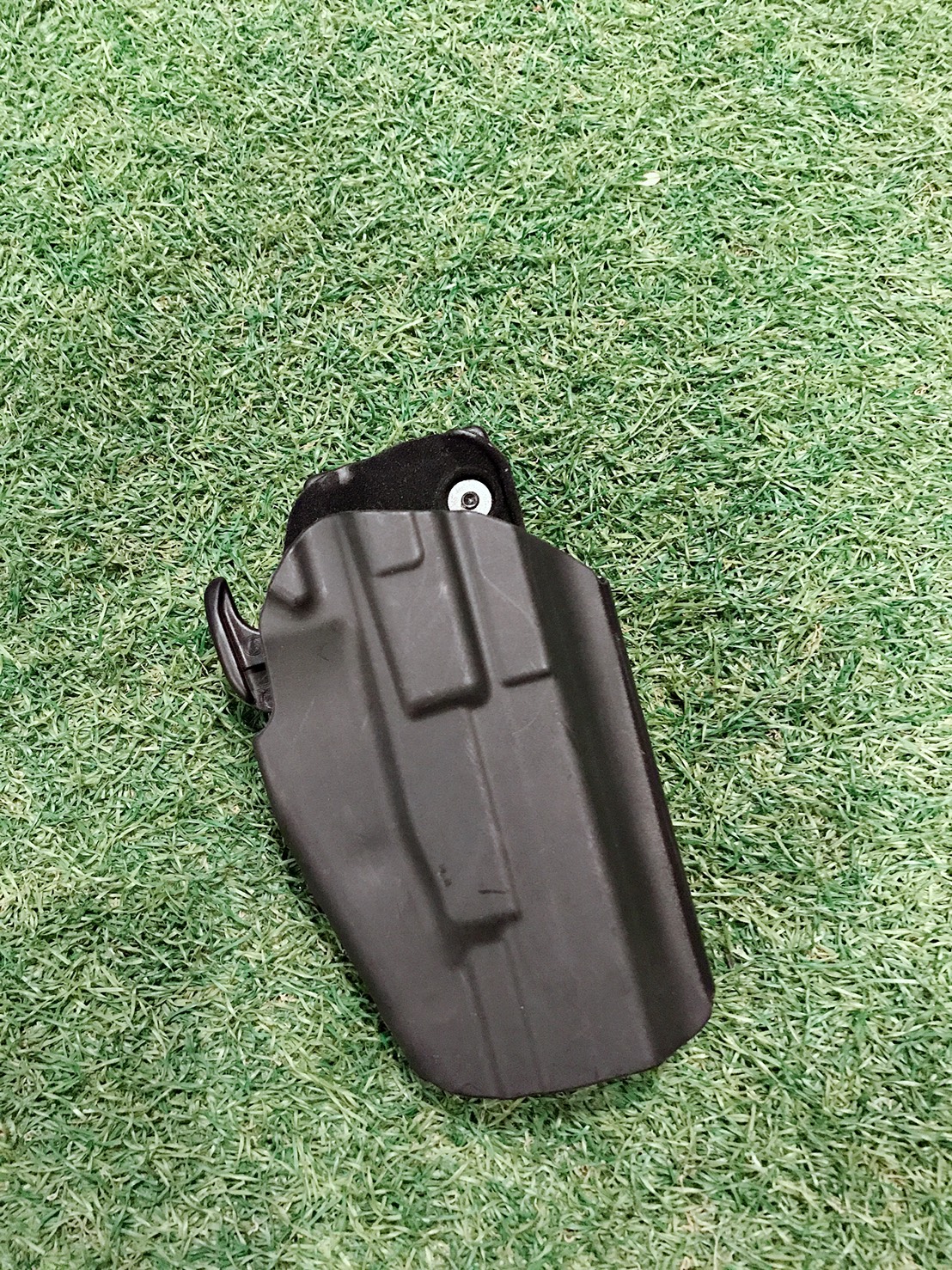 New.ซองปืนปลดเร็ว Emersongear 579 GLS Pro-Fit Holster ผลิตจากพลาสติกไนลอน ใช้ระบบล็อคแบบ GLS (ล็อคบริเวณโกร่งไก) สามารถใส่ได้กับปืนมากมายหลายรุ่น ไม่ว่าจะเป็น Glock, Hi-capa, Sig Sauer, beretta, S&W, H&K, Colt, CZ เป็นต้น ข้างในซองมีผ้ากำมะหยีรองรับแรงเสี