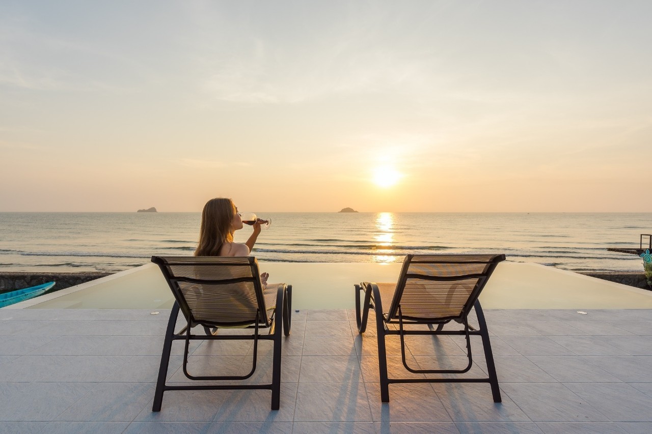 HR15076 บ้านพักติดทะเลหัวหิน The Luxe Beach Villa