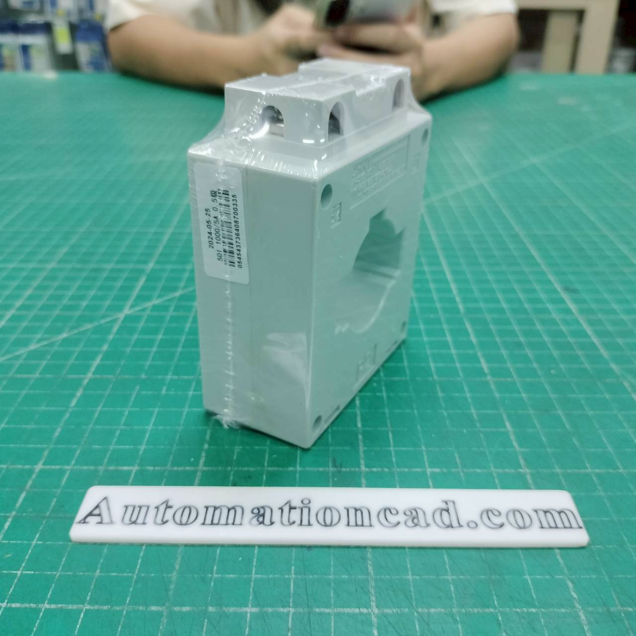 หม้อแปลงกระแสไฟฟ้า CT 1000/5A CHINT BH-0.66 50I Class 0.5 Current Transformer