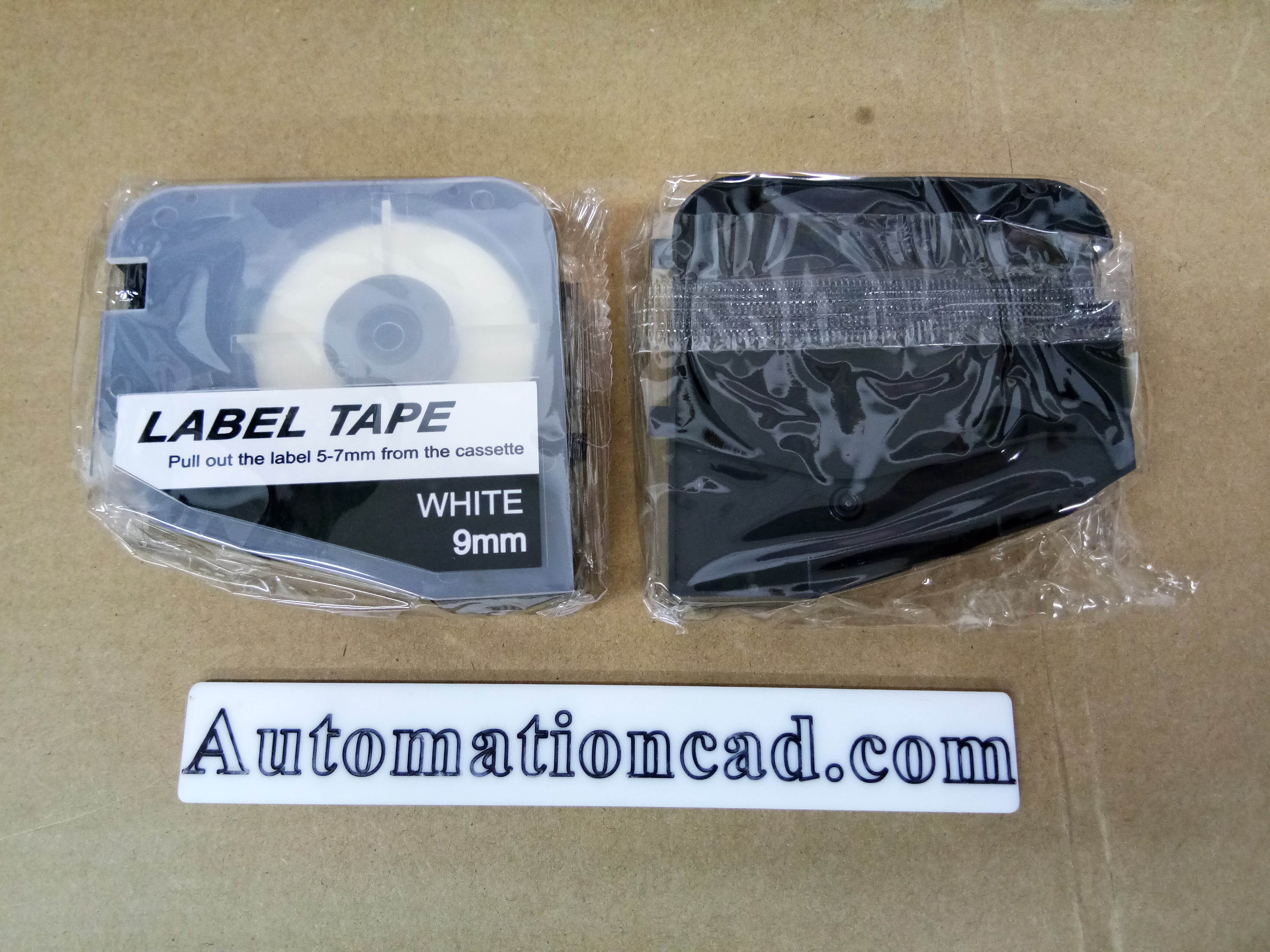 สติ๊กเกอร์ Label ขาว 9 mm. ใช้กับเครื่องพิมพ์ฮอตมาร์ค L-mark รุ่น LK-320