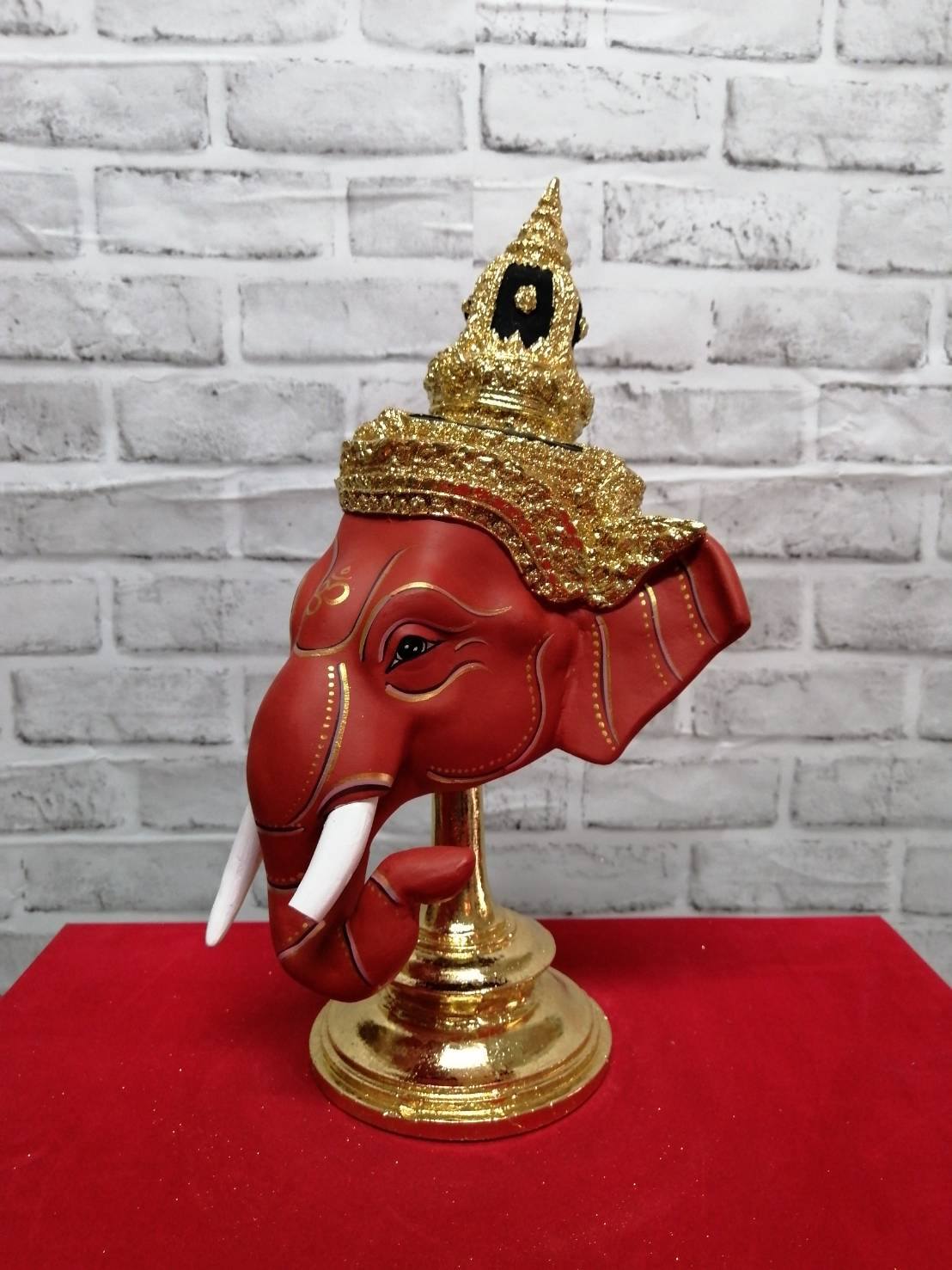 เศียรครู พระพิฆเนศ (สีแดง) ขนาดผลส้มโอ พร้อมฐานปิดทอง