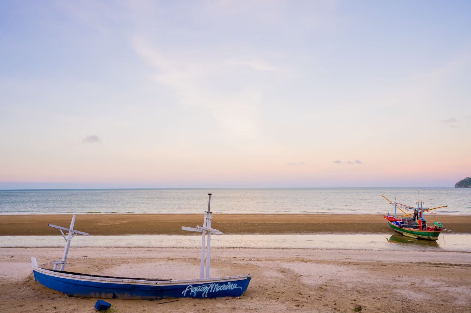 HR15064 บ้านพักติดทะเล The Ocean Beach Villa, Sam Roi Yod.