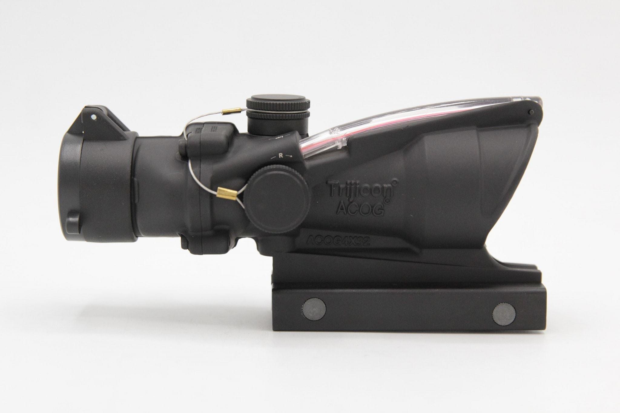 สโคป ยี่ห้อ Trijicon Acog TA31 รุ่น Optic Fiber 4*32 คุณสมบัติ : สโคปกำลังขยาย4เท่าตายตัว หน้าเลนส์กว้าง32mm. สโคปปรับใน สามารถปรับได้ด้วยมือเปล่าไม่ต้องใช้เครื่องมือ เป้าเล็งเป็นแบบลูกศร (Chevron Reticle) ตัวเป้าเป็นสีแดง ใช้ความสว่างจากถายนอก ผ่านไฟเบอร