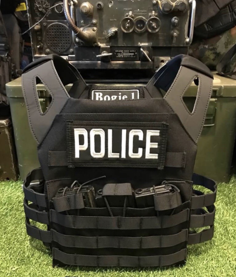 New.อุปกรณ์ยุทธวิธี ✔️เสื้อเกราะยุทธวิธี 1,500 ✔️ซองปืนพกนอก SIG P320sp / GLOCK ✔️เข็มขัดสนาม 500 ✔️ซองแม๊กเดี่ยว 750 / คู่950 ✔️ซองกุญแจมือ 850 / กุญแจ 650 ✔️ดิ้วแท้ ESP100%รับประกัน 1ปี 2500 ✔️ซองโทรศัพท์