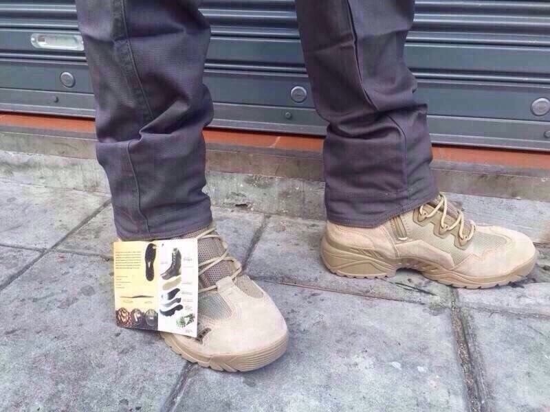 New.รองเท้า Magnum TACTICAL BOOT ข้อยาว หนังแท้ และผ้าคอดูร่า (CORDURA) ใส่สบาย ซิปข้าง ระบายอากาศดี ไม่อับ สีดำ. สีทราย ราคาพิเศษ
