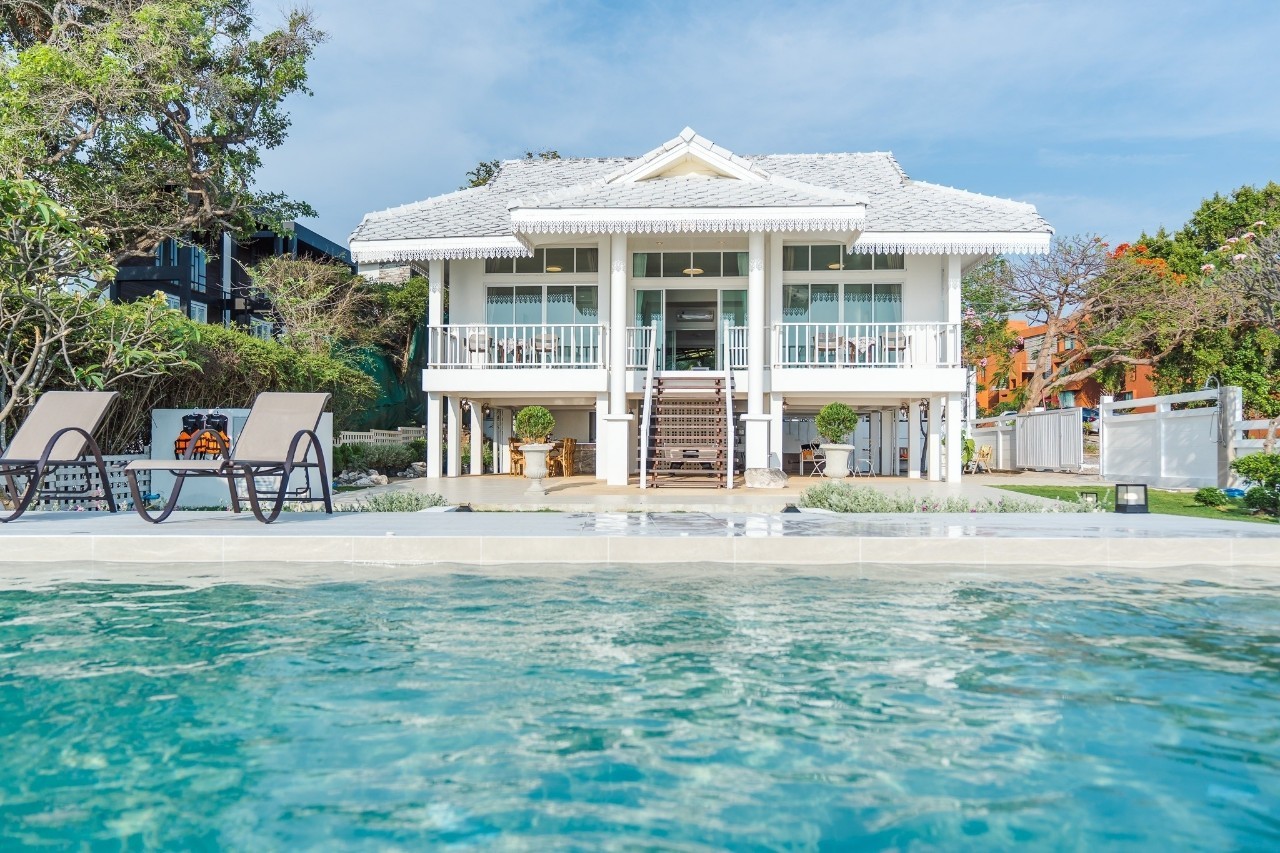 HR15076 บ้านพักติดทะเลหัวหิน The Luxe Beach Villa