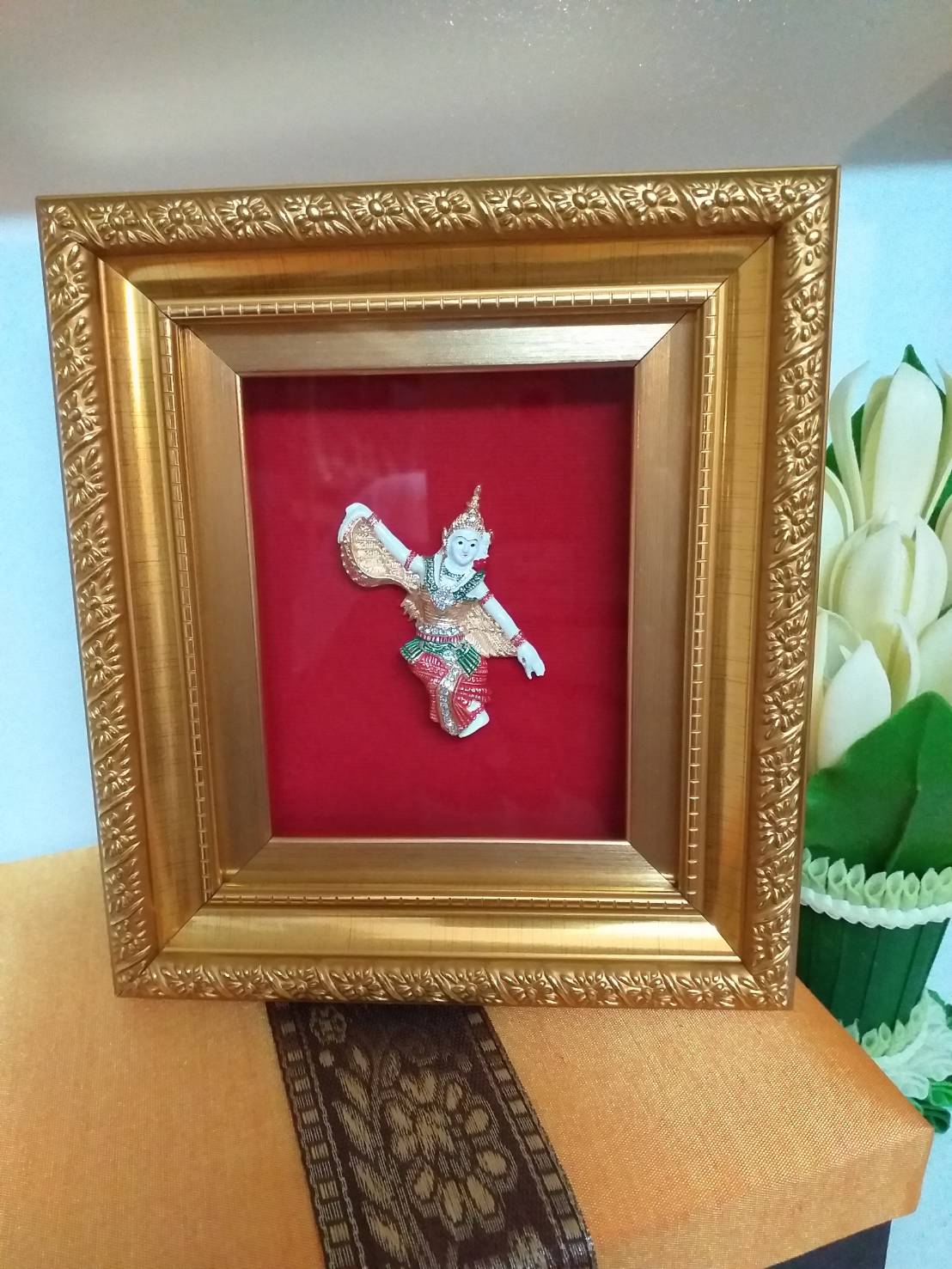 กรอบรูปที่ระลึกไทยๆ พร้อมกล่องผ้าไหม