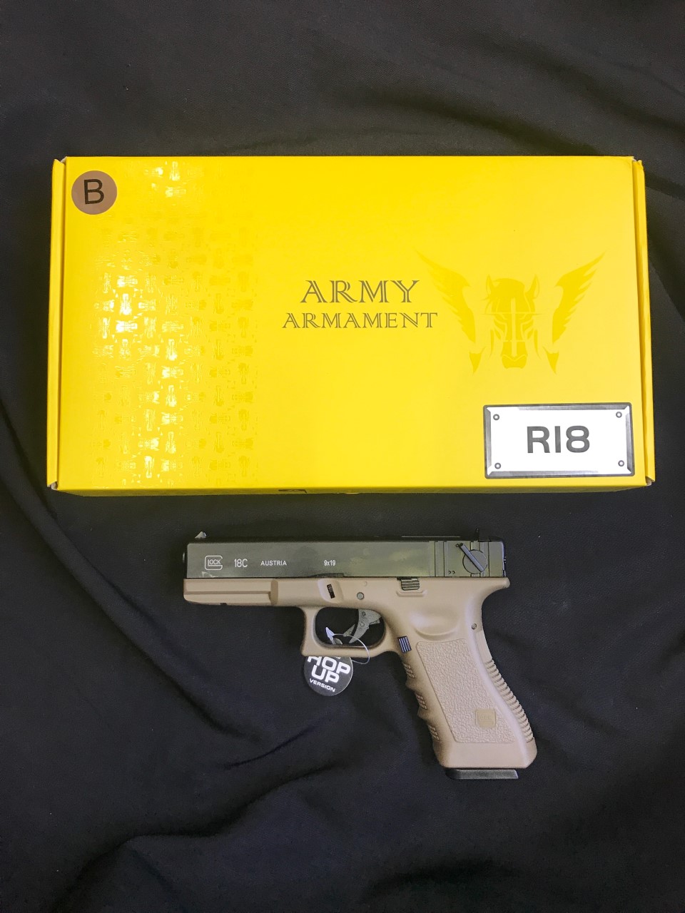🔥ลูกค้าสามารถดูสินค้าทั้งหมดจาก แอด id Line:@bkkboy (ใส่ @ นำหน้าด้วยนะครับ) 🔥 New.ใหม่..Army R18 Glock 18 น้ำหนัก (กรัม)720 ความยาว (mm.)202 วัสดุSlide Metal ระบบ/รองรับแก๊สGas/แก๊สกลาง แก๊สแรง ความแรง (FPS)300 ด้วยลูก 0.20g ระบบ BlowBack