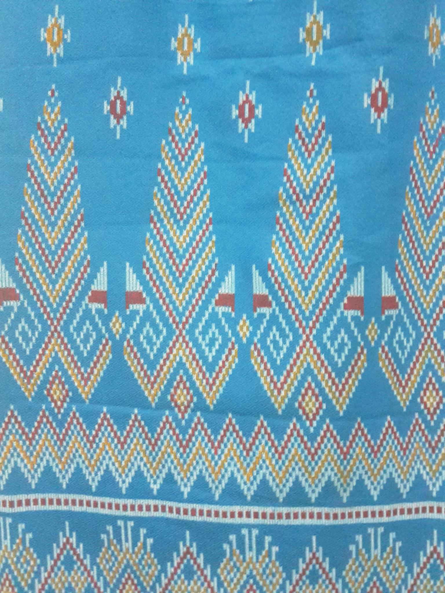 ผ้าถุงสำเร็จรูปแบบป้ายเลื่อนตะขอผ้าสีฟ้า ผ้าถุงสำเร็จรูปมัดหมี่ ผ้าฝ้ายมัดหมี่ตัดสำเร็จ พร้อมส่ง